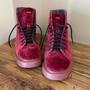 Camper Poligono Burgundy Velvet Ankle Boots size 38 Unisex